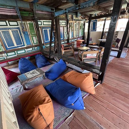 Gili La Boheme Hostel Gili Trawangan Buitenkant foto