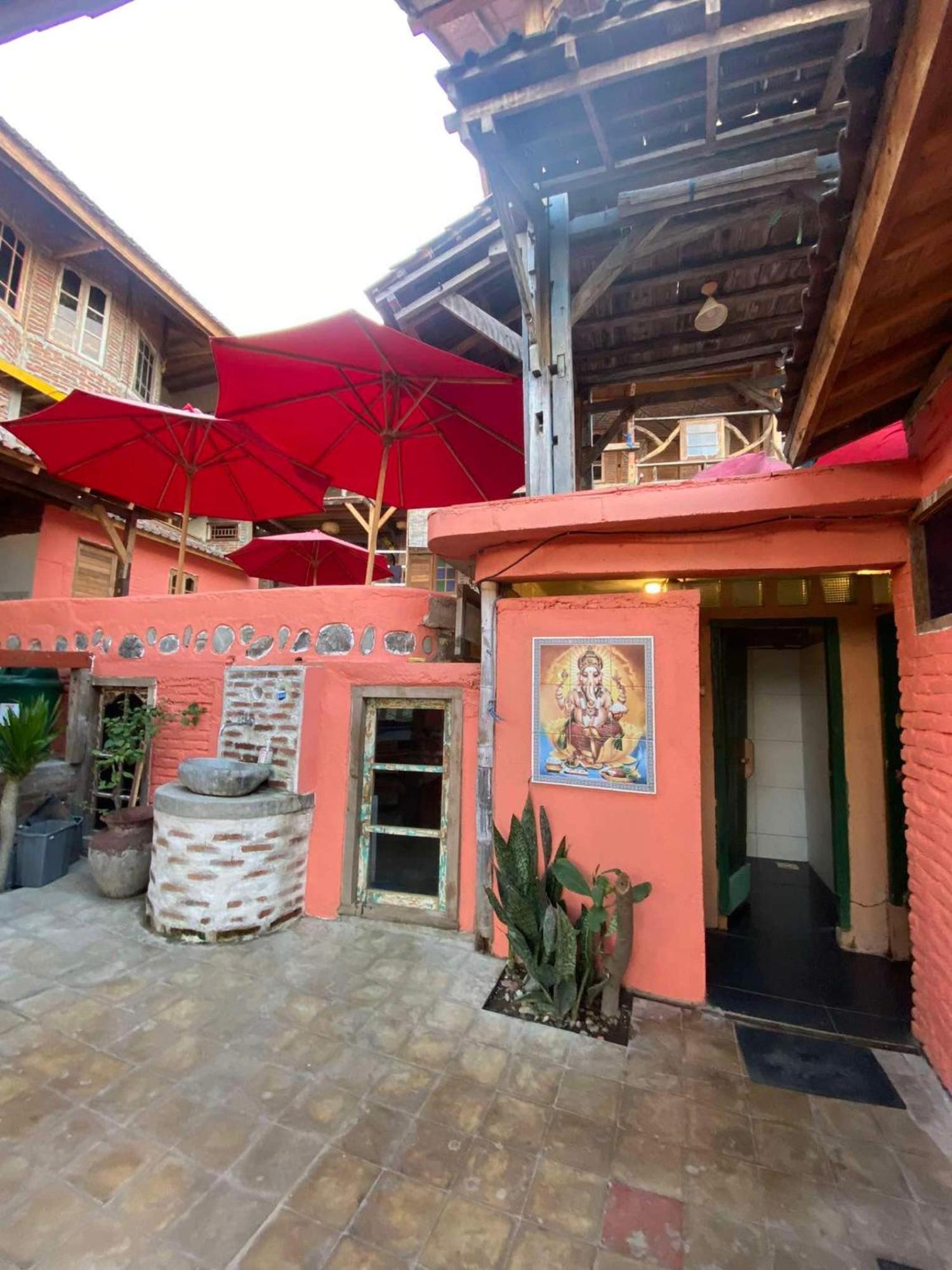 Gili La Boheme Hostel Gili Trawangan Buitenkant foto