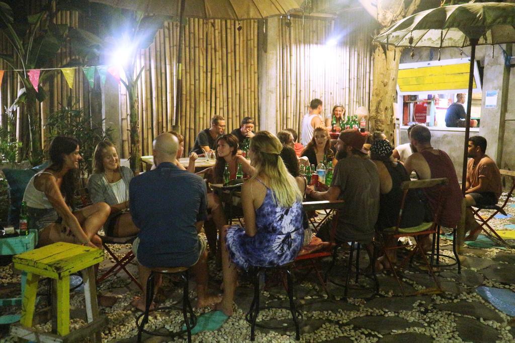 Gili La Boheme Hostel Gili Trawangan Buitenkant foto