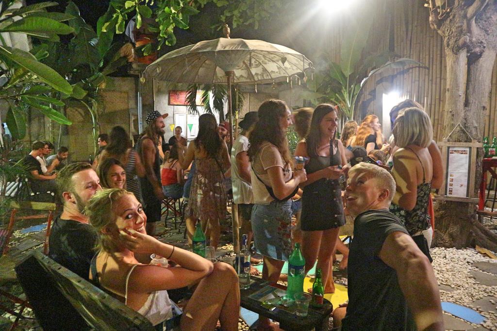 Gili La Boheme Hostel Gili Trawangan Buitenkant foto